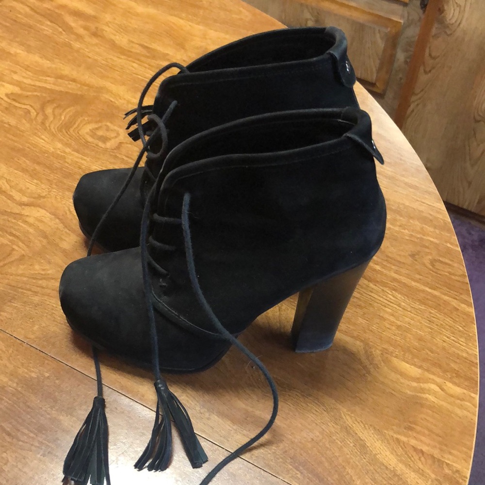 Black Ankle Boots with Tassels by Steve Madden
